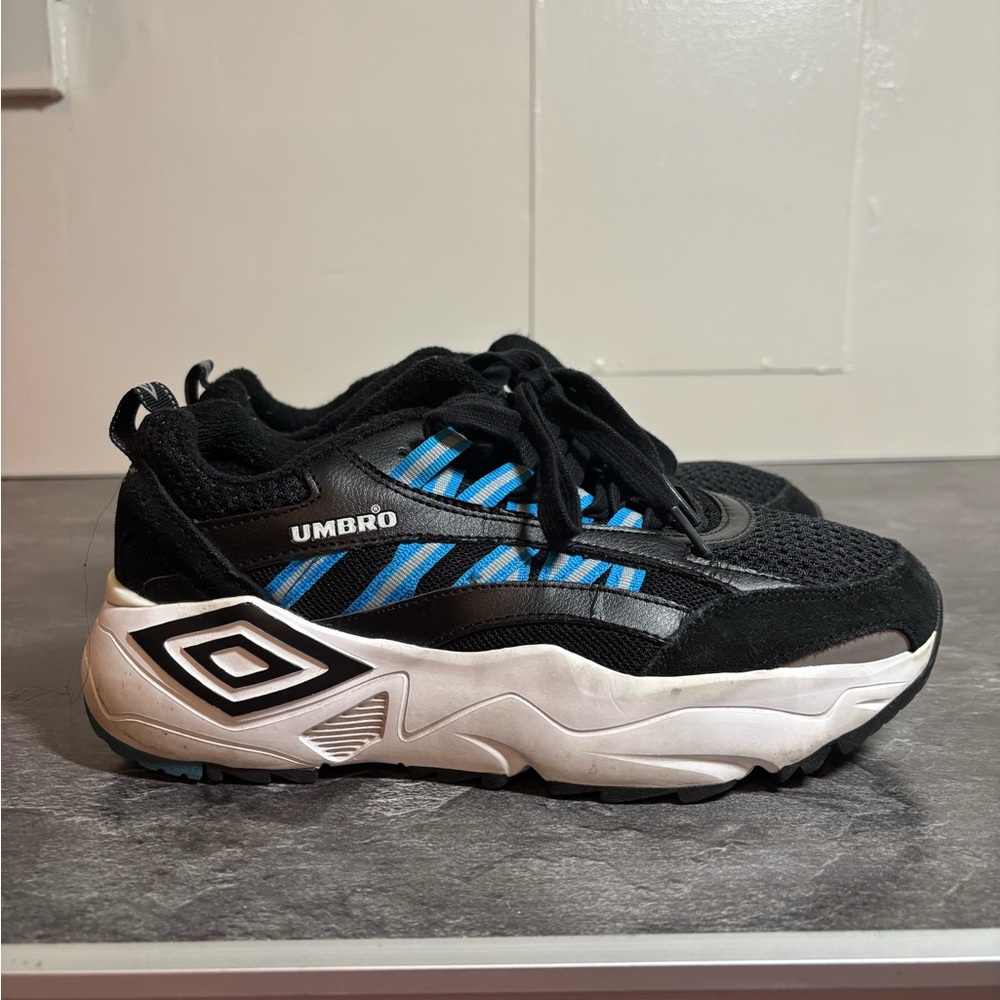 Umbro Black and Blue Athletic Shoes